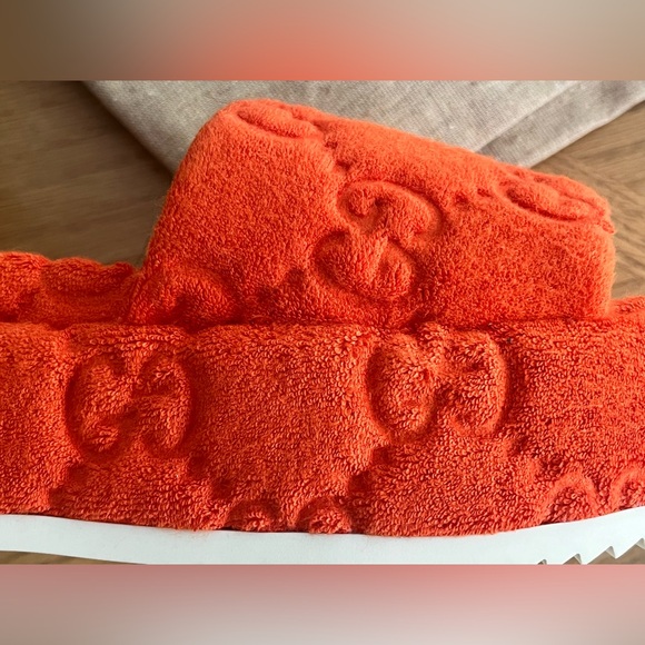 Authentic Gucci platform mules - Picture 6 of 12